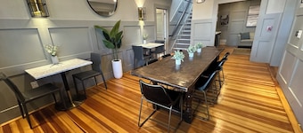 Bright 1 Bed/ 1 Bath/ Pet friendly in the heart of Newport