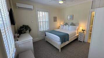 1 slaapkamer, een strijkplank/strijkijzer, reisbedje, gratis wifi