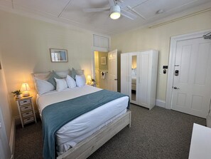 1 Schlafzimmer, Bügeleisen/Bügelbrett, Reisekinderbett, kostenloses WLAN