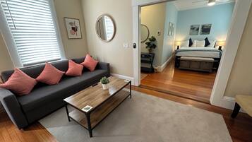 1 bedroom, iron/ironing board, WiFi (free), bed sheets