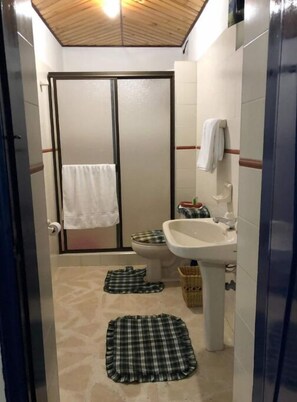 Bathroom - Casa ecoturistica con rio y vista a las montañas (Cundinamarca)