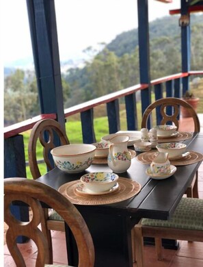 Outdoor dining - Casa ecoturistica con rio y vista a las montañas (Cundinamarca)
