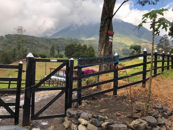 Property grounds - Casa ecoturistica con rio y vista a las montañas (Cundinamarca)