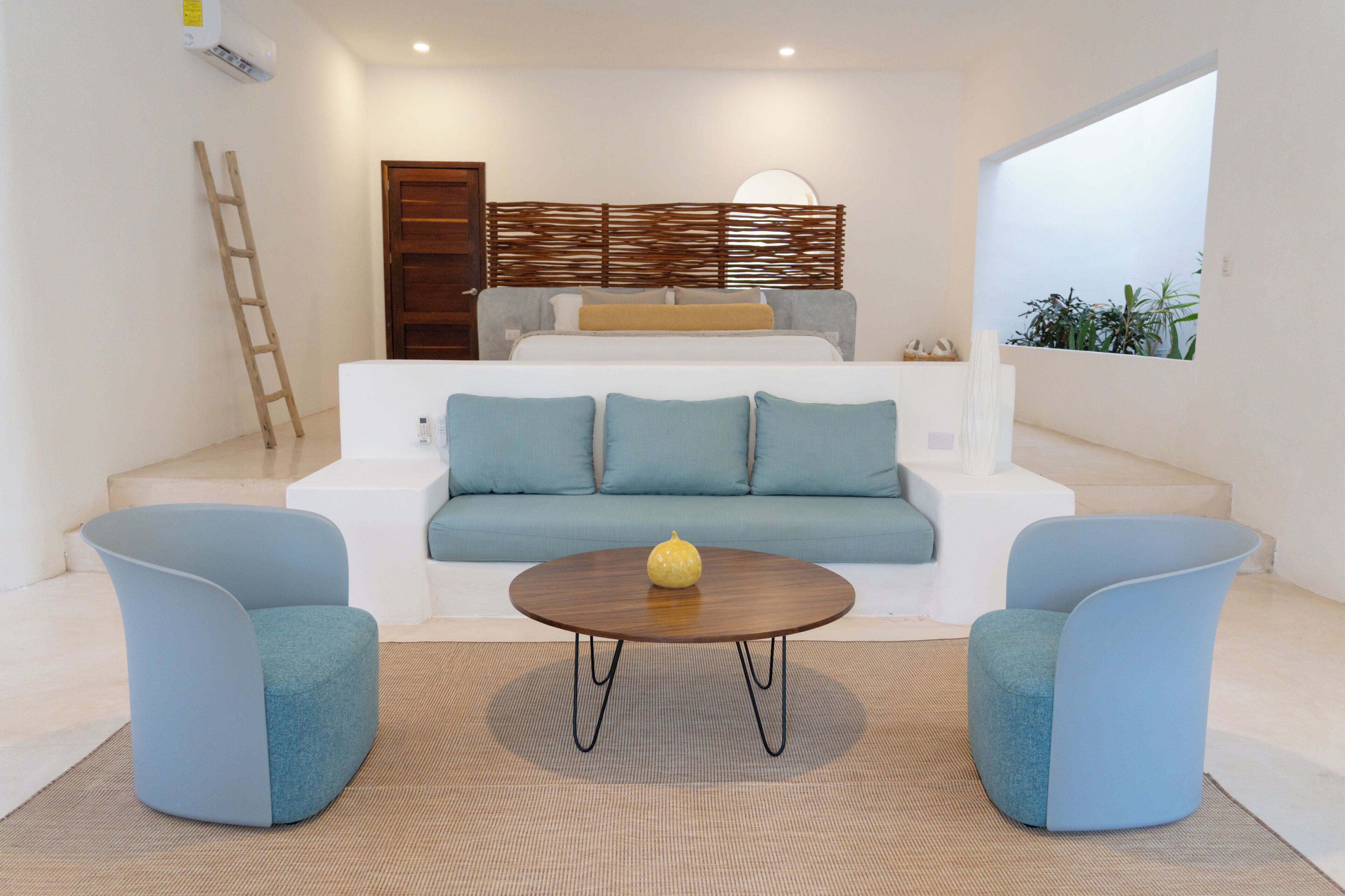 Royal Suite, 1 King Bed, Ensuite | Living room | 35-inch Smart TV with cable channels, TV