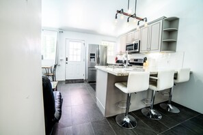 Fridge, microwave, oven, stovetop - Awesome House w/Heated Pool  (Los Angeles)