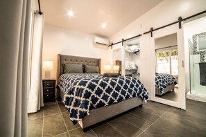 7 bedrooms, iron/ironing board, WiFi, bed sheets - Awesome House w/Heated Pool  (Los Angeles)