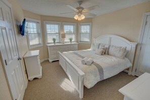 7 bedrooms, WiFi, bed sheets - Chillaxin' (House) | 133 ft from the beach | Private Pool, Hot Tub (Virginia Beach)