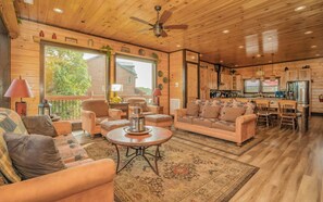 Una televisión, una chimenea