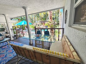 Outdoor dining - 4BR, Private Backyard Oasis/POOL & HotTub(Jacuzzy) (Hollywood)