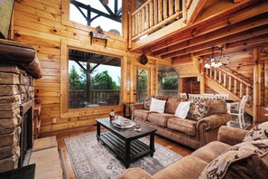 电视、壁炉、桌上足球