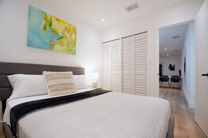 2 bedrooms, desk, iron/ironing board, free WiFi