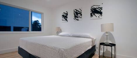 2 habitaciones, escritorio, tabla de planchar con plancha y wifi gratis