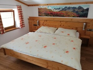 3 bedrooms, iron/ironing board, free WiFi, bed sheets - Apartment 1 - for up to 10 people - near the Krimml waterfalls   (Krimml)