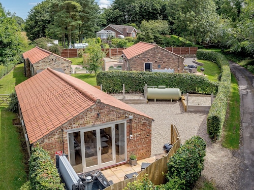 1 bedroom accommodation in Fulletby, near Horncastle