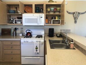 Private kitchen - Peaceful and Relaxing (Kingman)