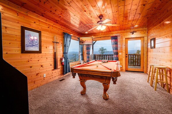 Game room - Misty Blue - Mountain View, Hot Tub & Pool Table (Sevierville)