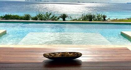 Double Lot 4BR Oceanfront Oasis + Pool + Concierge