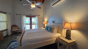 3 bedrooms, desk, iron/ironing board, free WiFi - Beach Front- 3 Bedroom 3 Bathroom- Luxury House V6 (San Pedro)