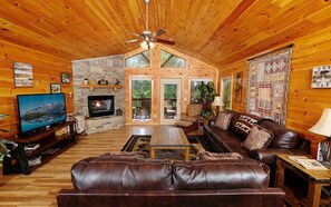 Fernseher, Kamin, DVD-Player, Tischfußball