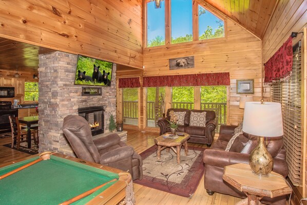 Tv, eldstad och tv-spel