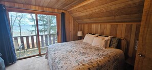 3 habitaciones, tabla de planchar con plancha y ropa de cama 