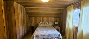 3 bedrooms, iron/ironing board, bed sheets