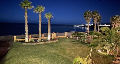 Beach Front House, Bajas getaway