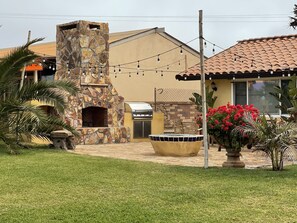 Terrace/patio - Beach Front House, Bajas getaway  (Ejido Eréndira)