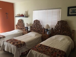 4 bedrooms, iron/ironing board, free WiFi, bed sheets - Beach Front House, Bajas getaway  (Ejido Eréndira)