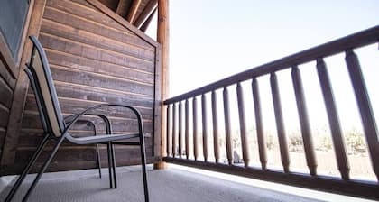 Cozy Cabin | Forest Views | Dog-Friendly