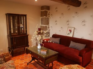 TV, fireplace, ping pong