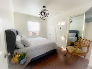 3 bedrooms, desk, iron/ironing board, travel cot