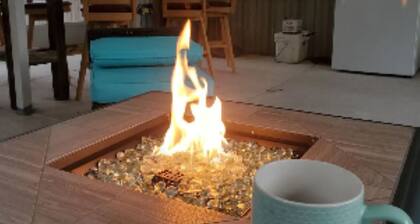 Cozy quiet home close to tourist attractions & airboating. Pet-friendly!