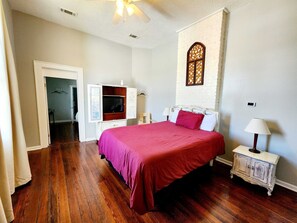 4 bedrooms, iron/ironing board, travel cot, free WiFi