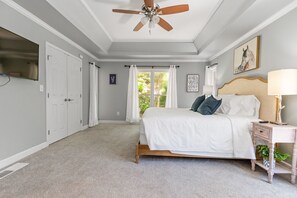 3 bedrooms, iron/ironing board, free WiFi, bed sheets - Modern Smyrna Home Near Truist Park (Smyrna)