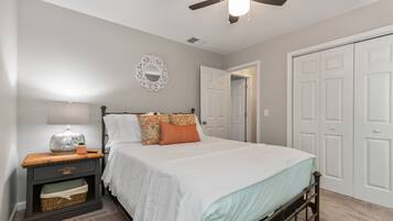 5 bedrooms, WiFi, bed sheets