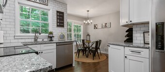 Cozy Getaway: Extended Stay, 5BR Open Air Near DT