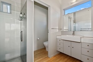 Douche, sèche-cheveux