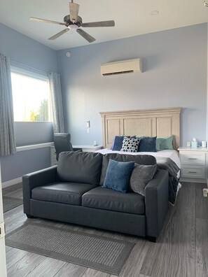 2 bedrooms, desk, free WiFi, bed sheets