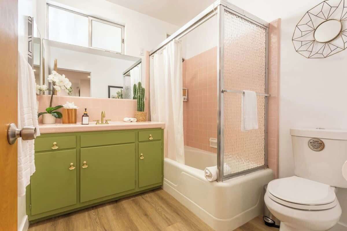 Bathtub, hair dryer, shampoo