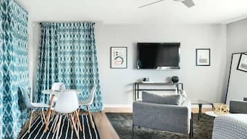 Téléviseur, bureau