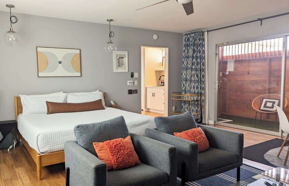 4 slaapkamers, een strijkplank/strijkijzer, wifi, beddengoed