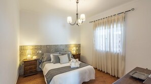 3 chambres, fer et planche à repasser, lit parapluie, Wi-Fi