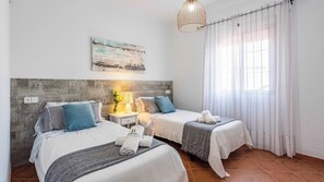 3 Schlafzimmer, Bügeleisen/Bügelbrett, Reisekinderbett, WLAN