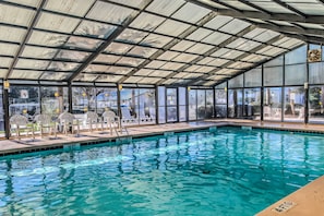 A heated pool - Home w/ Deck: 1 Mi to Surfside Beach Access! (Murrells Inlet)