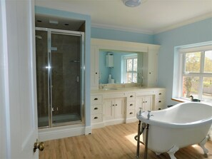 Hair dryer - Corner House -  a house that sleeps 8 guests  in 4 bedrooms (Sheringham)