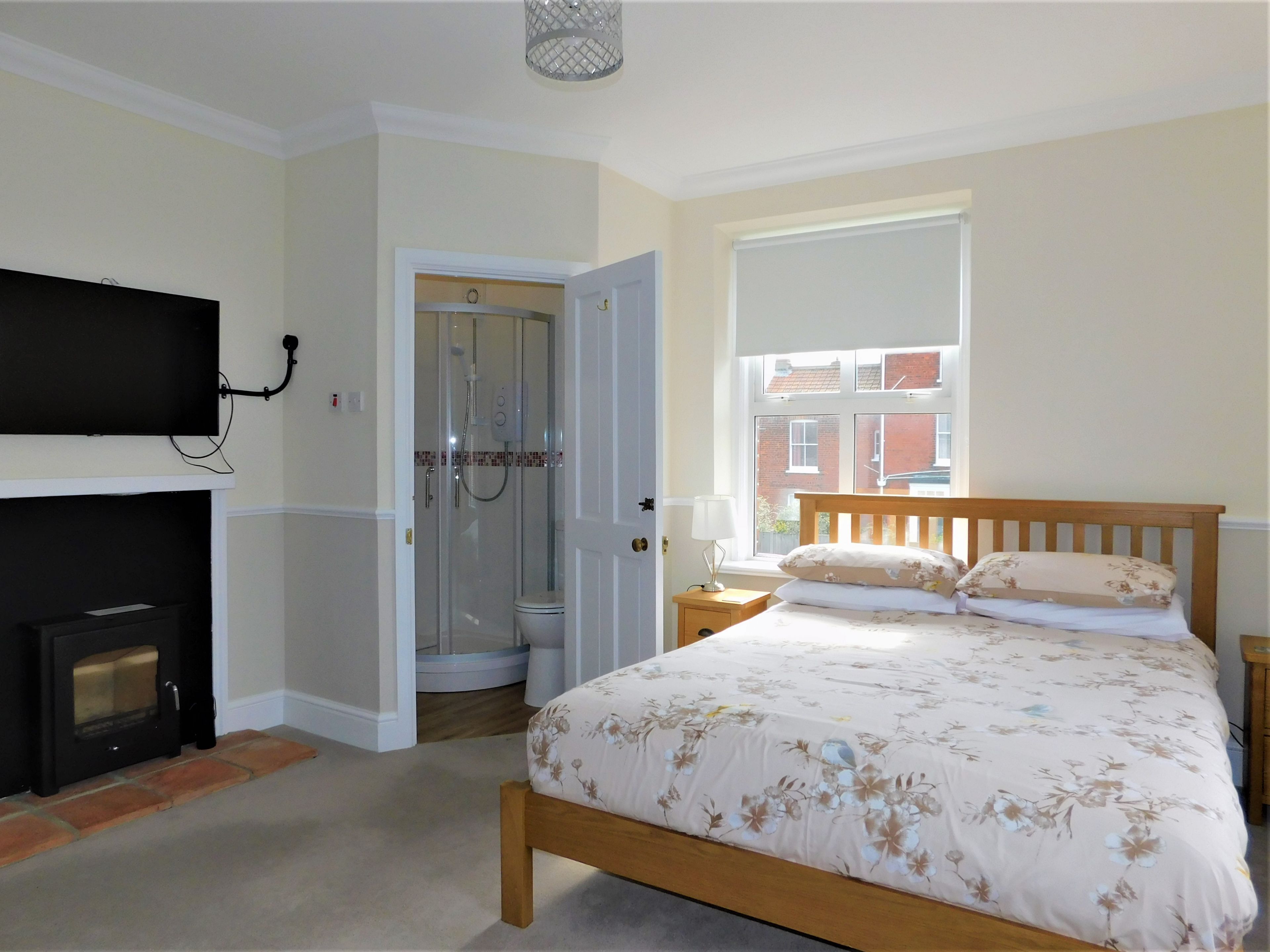 4 bedrooms, iron/ironing board, travel cot, free WiFi