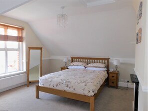 6 Schlafzimmer, Bügeleisen/Bügelbrett, Reisekinderbett, kostenloses WLAN