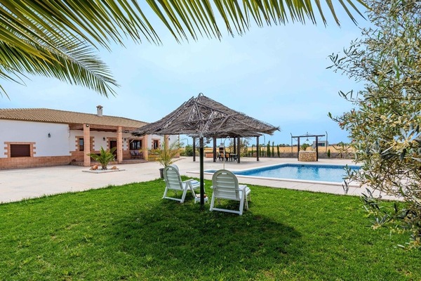 Villa Paquita Lantejuela by Ruralidays