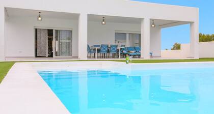 Villa M&J La Puebla de Cazalla by Ruralidays